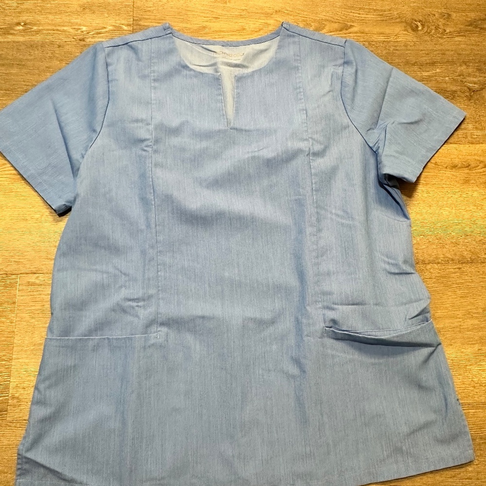 Women’s Scrub Set – Size Medium – Light Blue – Gently Used